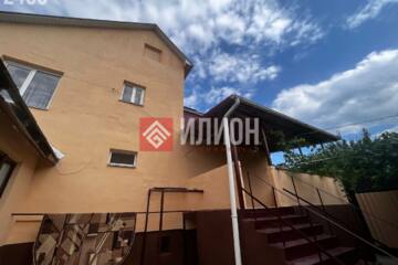 Дом, 320 м², 3 эт.