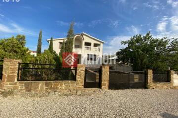 Дом, 191 м², 3 эт.